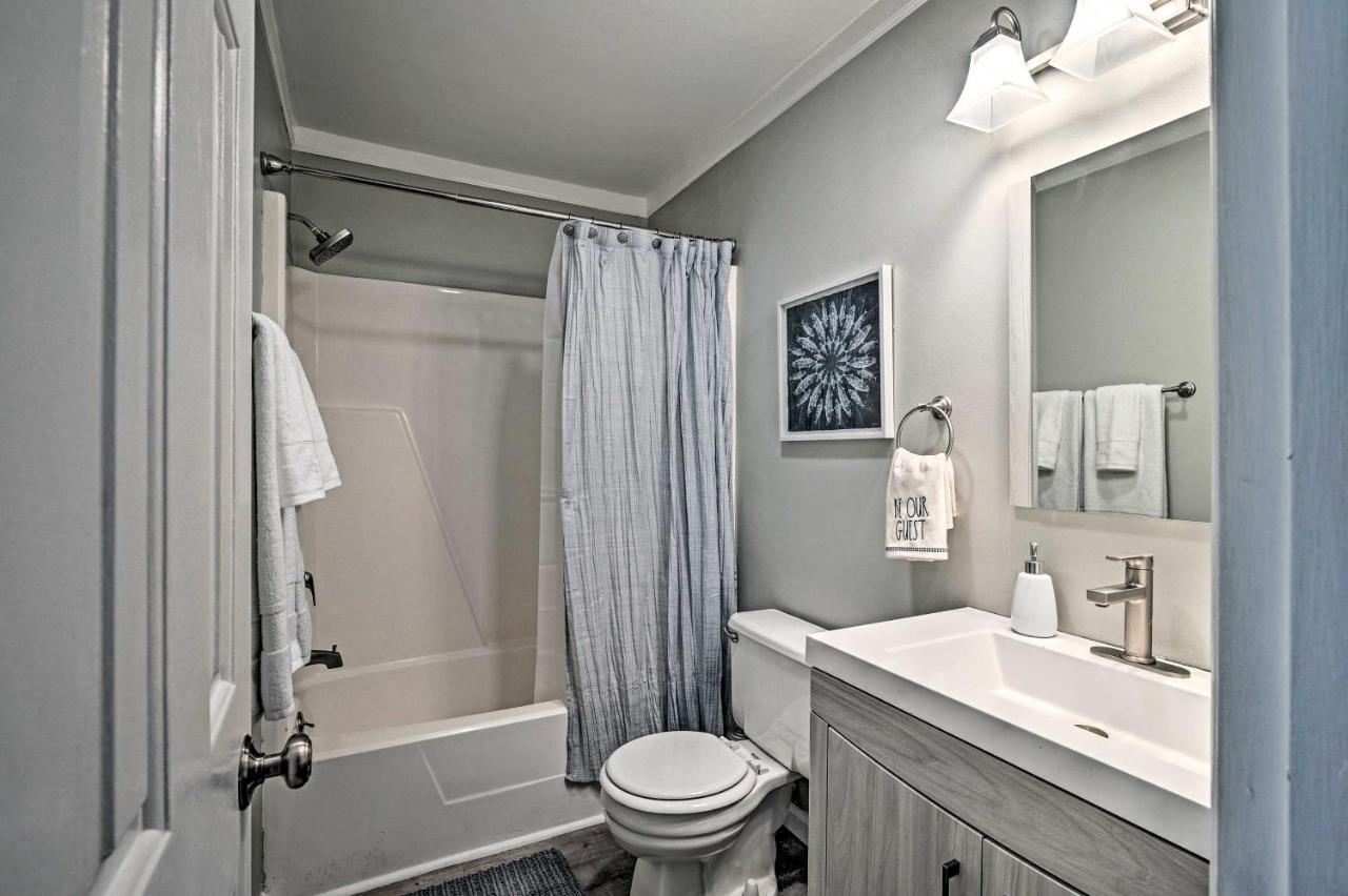 Surfside Beach Couples Retreat With Balcony! Миртъл Бийч Екстериор снимка